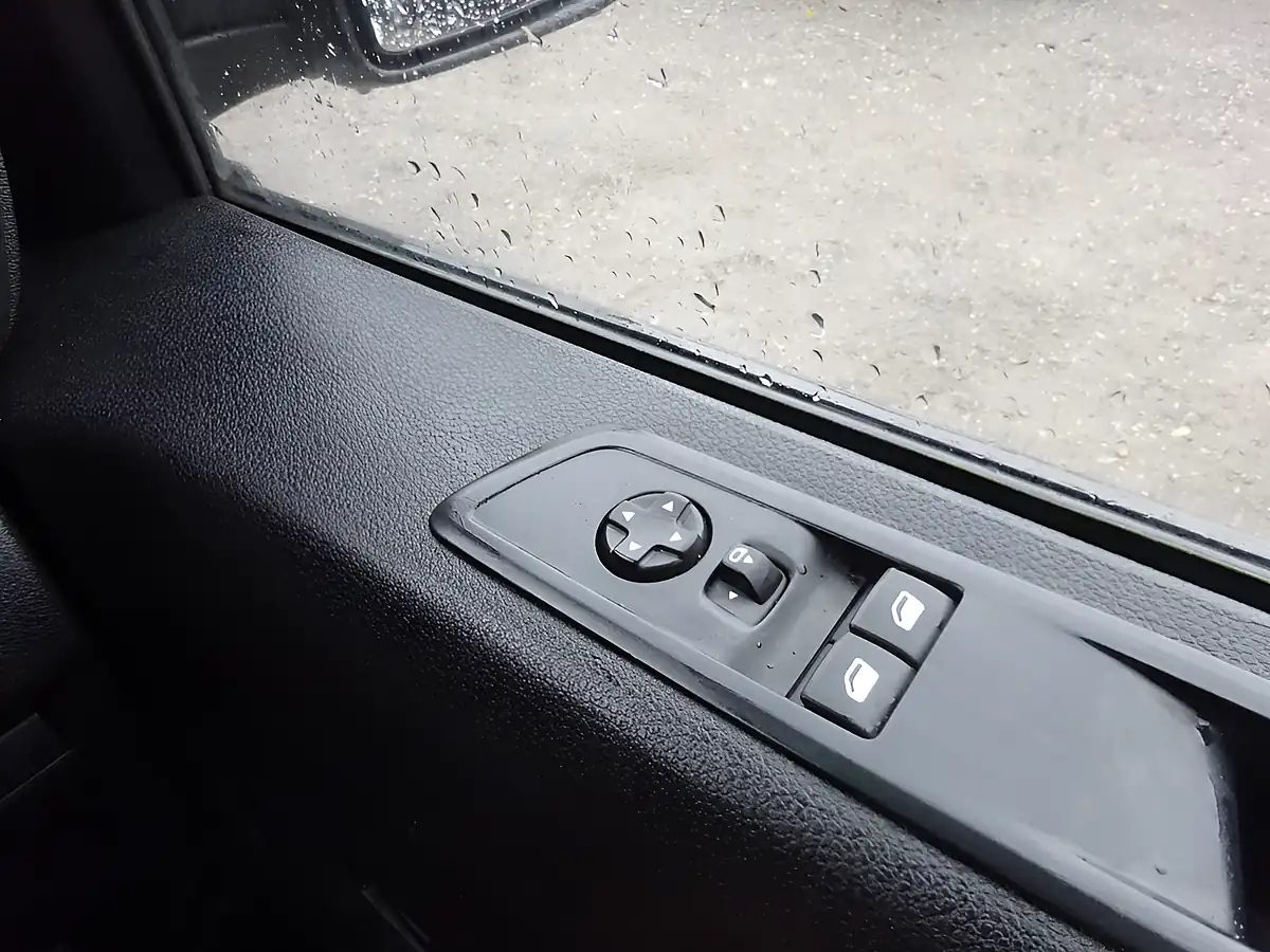 Used 2023 Vauxhall Vivaro Pro L2 H1 (lwb) Grey - Interior and Exterior details 14