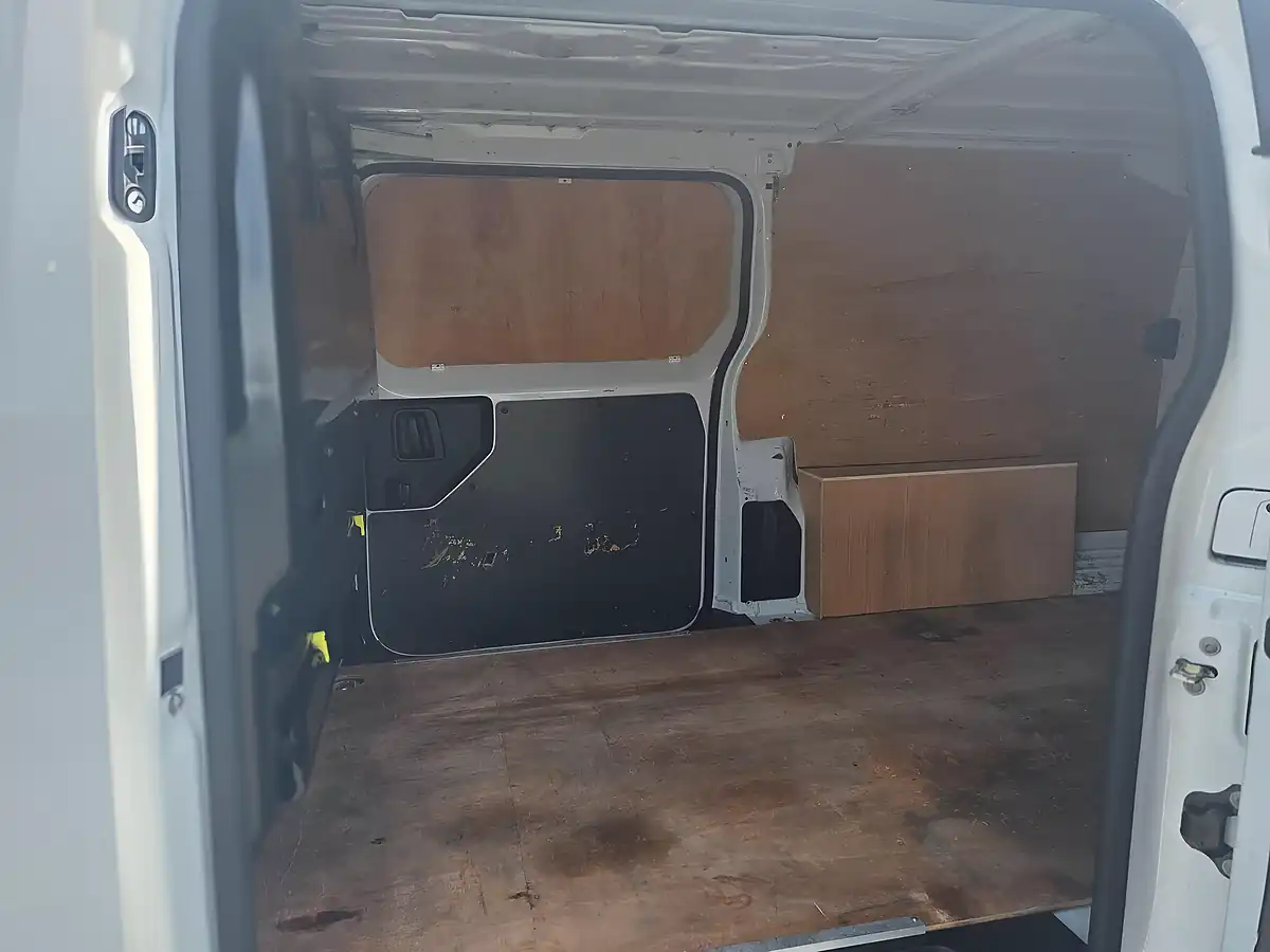Used 2023 Vauxhall Vivaro Pro L2 H1 White - Interior and Exterior details 13