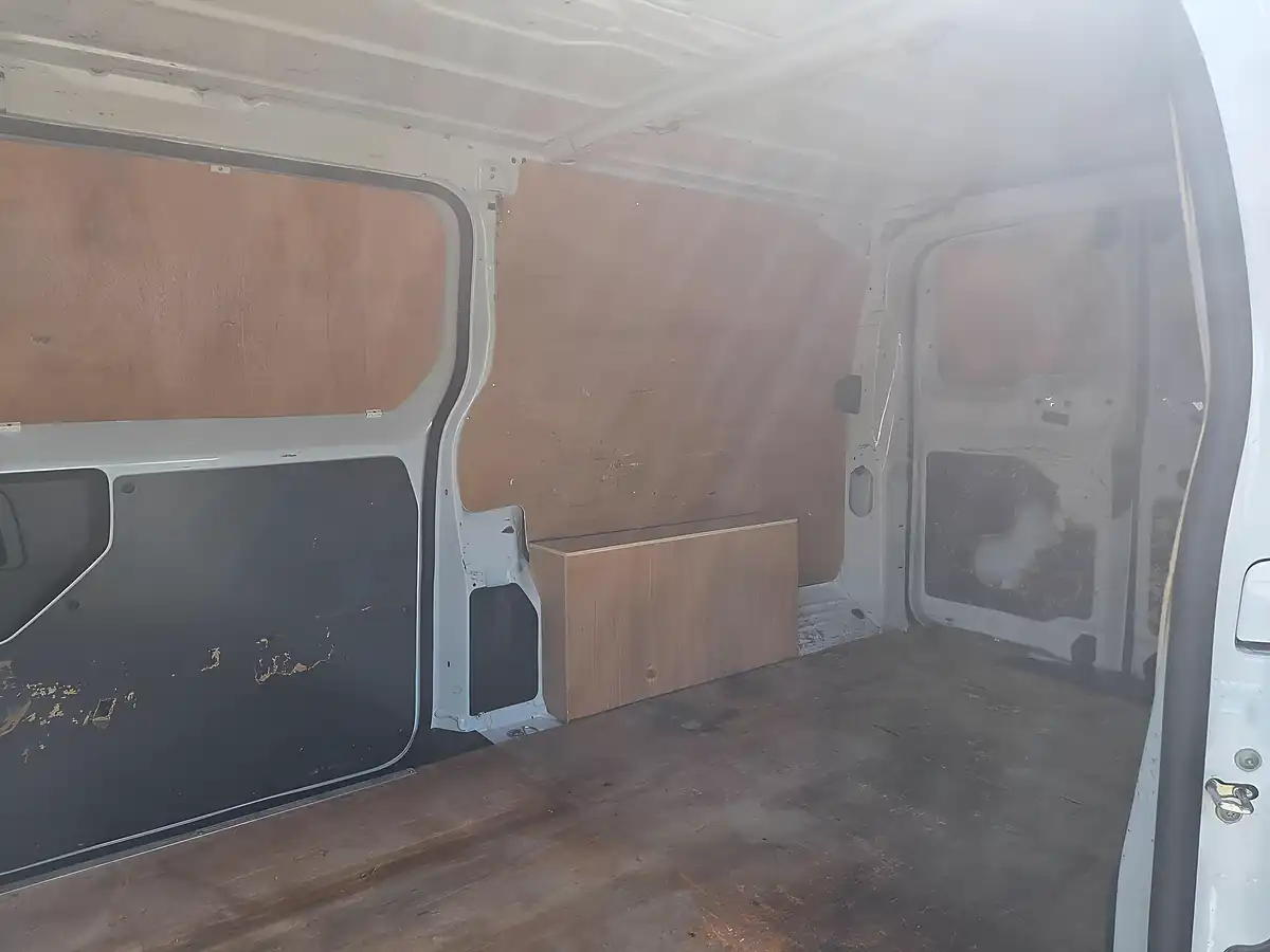 Used 2023 Vauxhall Vivaro Pro L2 H1 White - Interior and Exterior details 14
