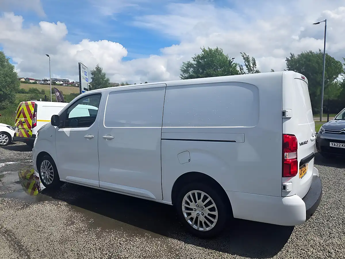Used 2023 Vauxhall Vivaro Pro L2 H1 White - Interior and Exterior details 15