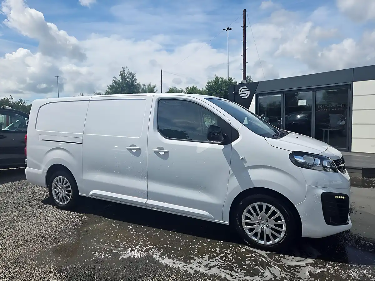 Used 2023 Vauxhall Vivaro Pro L2 H1 White - Interior and Exterior details 2
