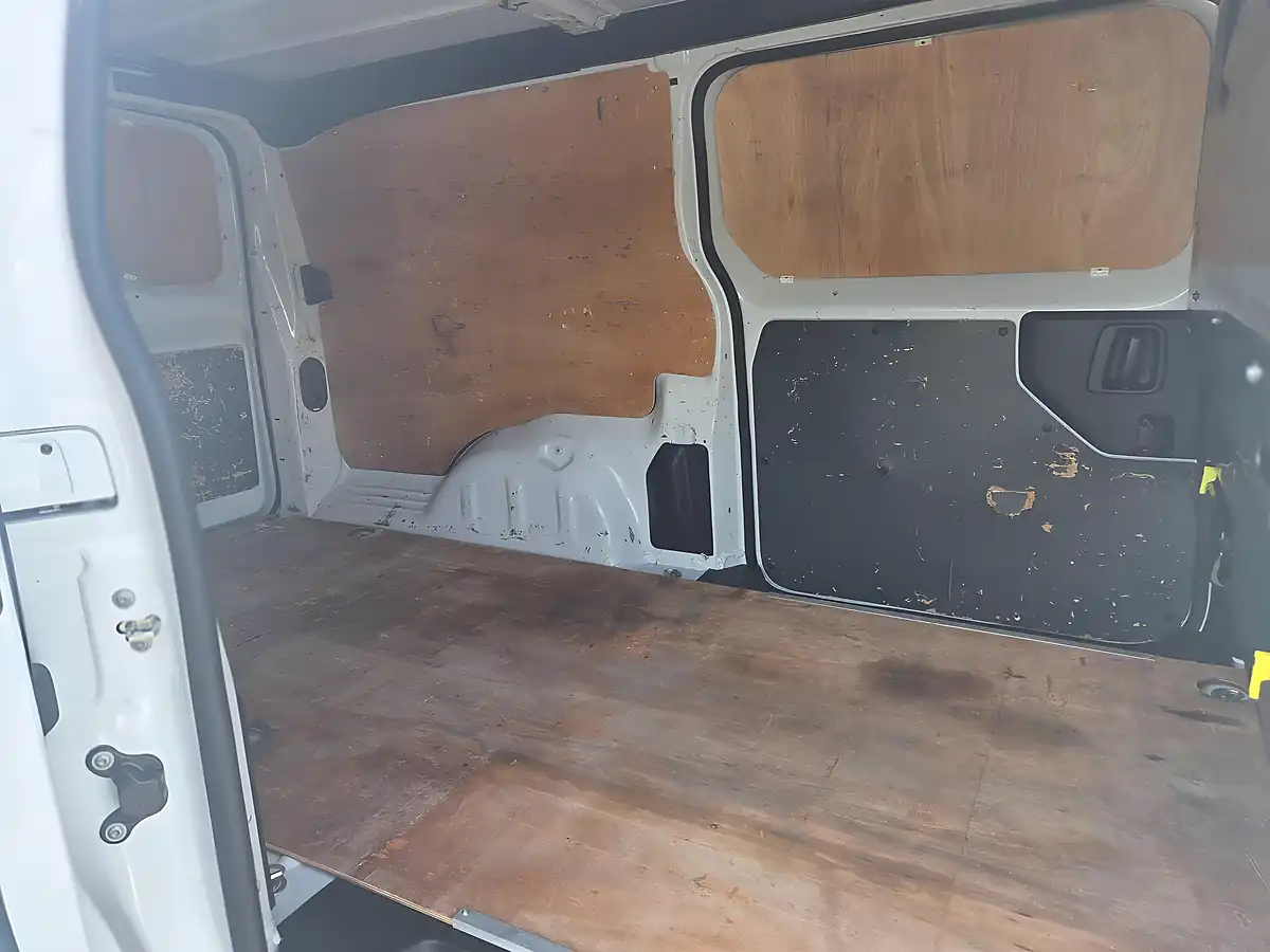 Used 2023 Vauxhall Vivaro Pro L2 H1 White - Interior and Exterior details 5