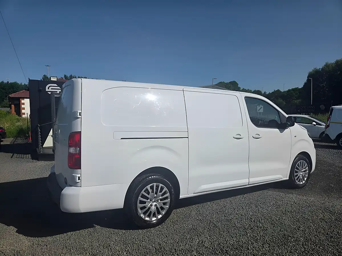 Used 2023 Vauxhall Vivaro Pro L2 H1 White - Interior and Exterior details 7