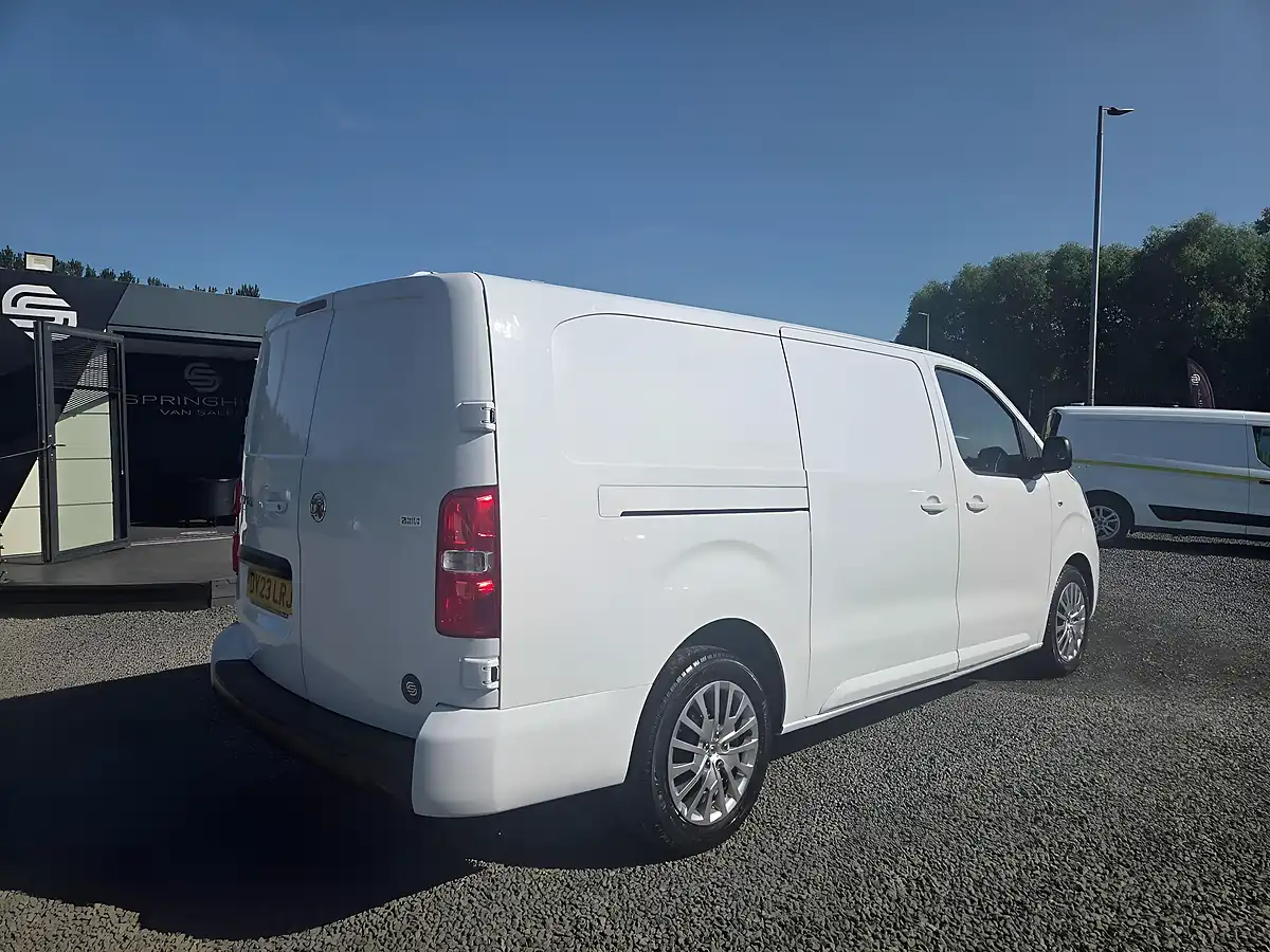 Used 2023 Vauxhall Vivaro Pro L2 H1 White - Interior and Exterior details 8