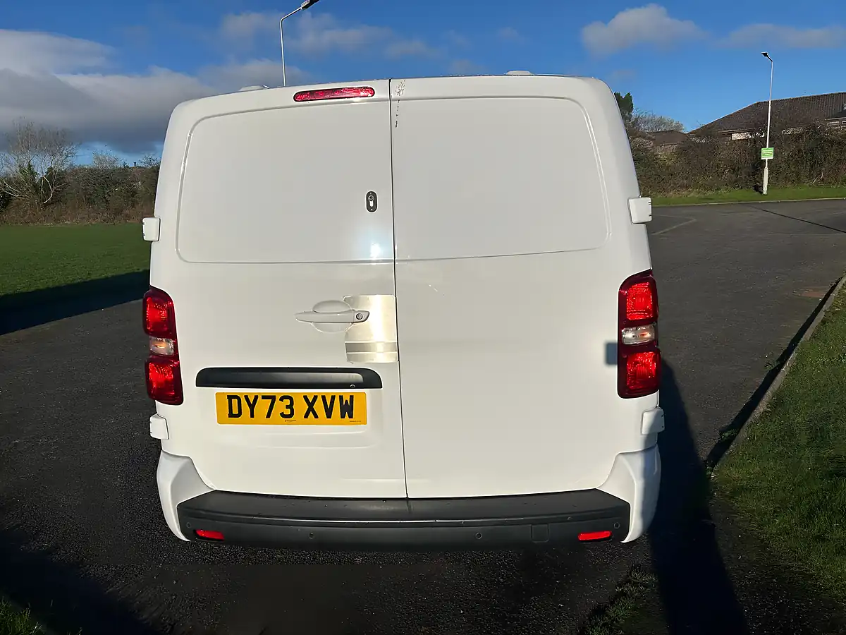 Used 2023 Vauxhall Vivaro Pro L2 H1 White - Interior and Exterior details 7