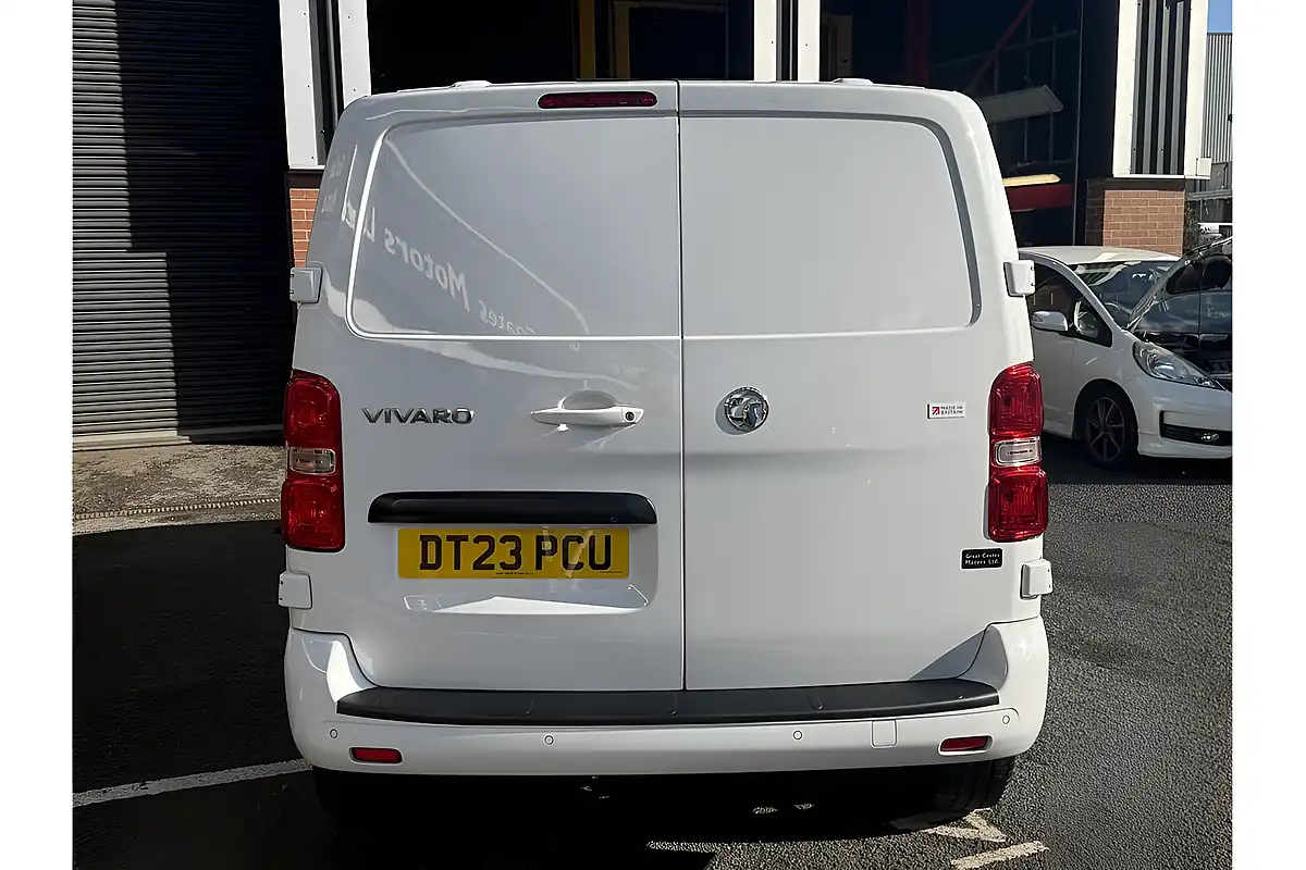 Used 2023 Vauxhall Vivaro Pro L2 Kaolin White - Interior and Exterior details 5