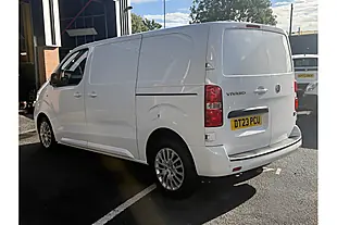 Used 2023 Vauxhall Vivaro Pro L2 Kaolin White - Interior and Exterior details 6