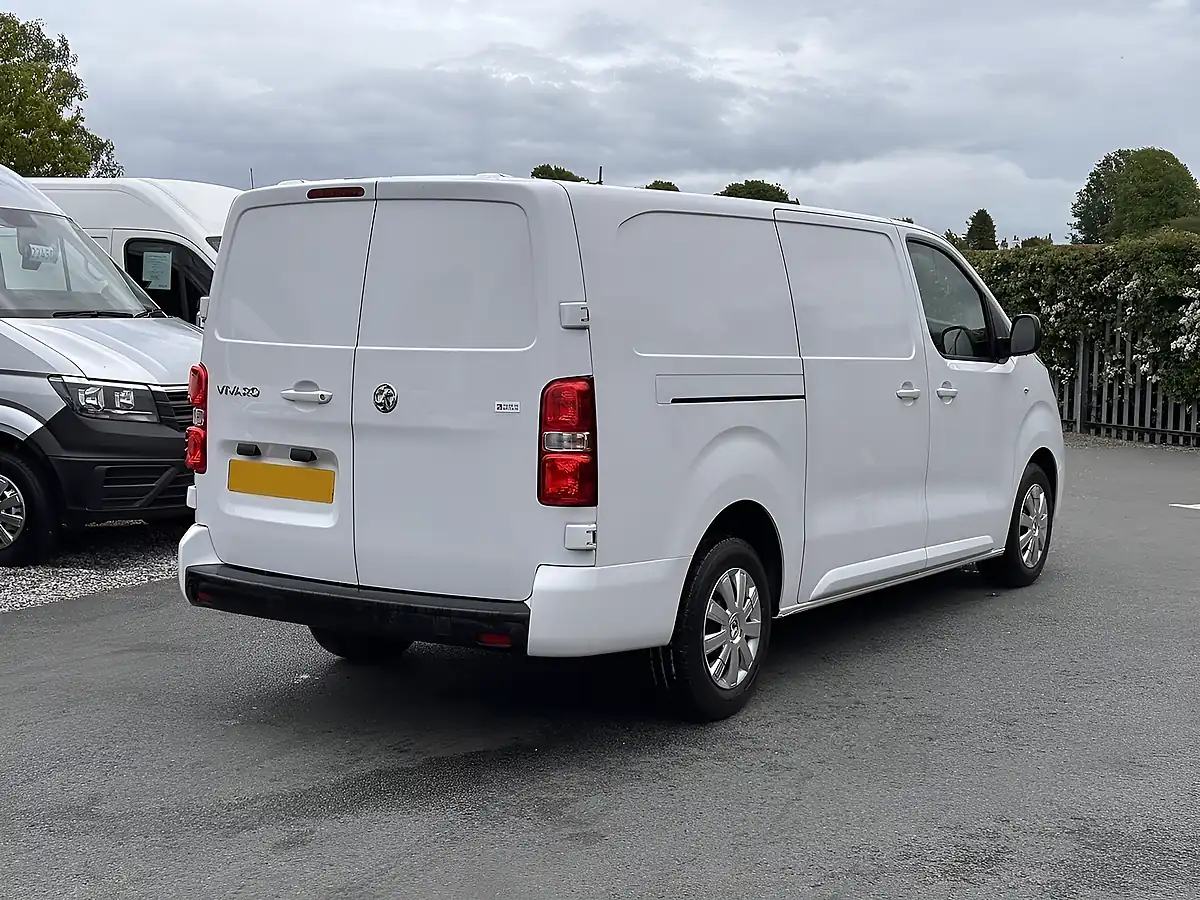 Used 2023 Vauxhall Vivaro Pro L2H1 Kaolin White (brilliant) - Interior and Exterior details 11