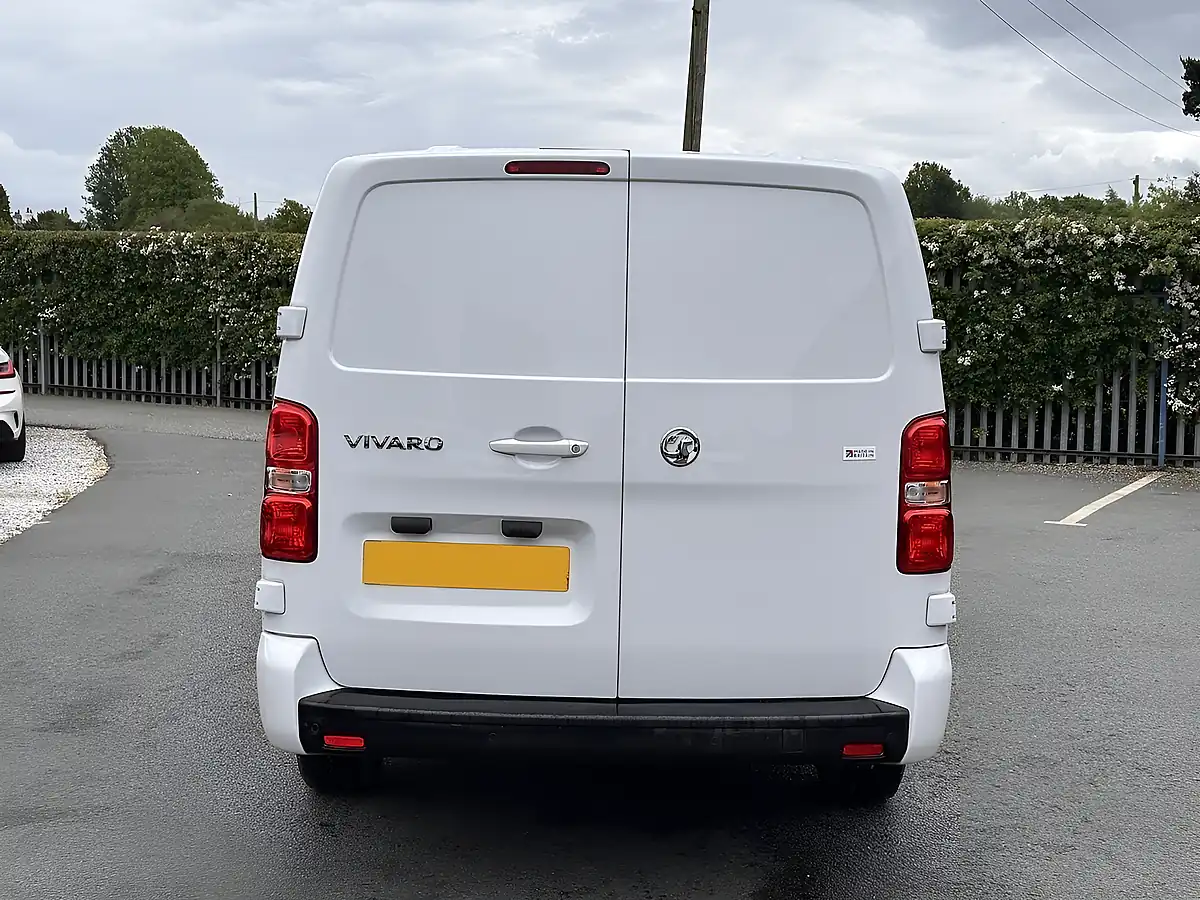 Used 2023 Vauxhall Vivaro Pro L2H1 Kaolin White (brilliant) - Interior and Exterior details 13