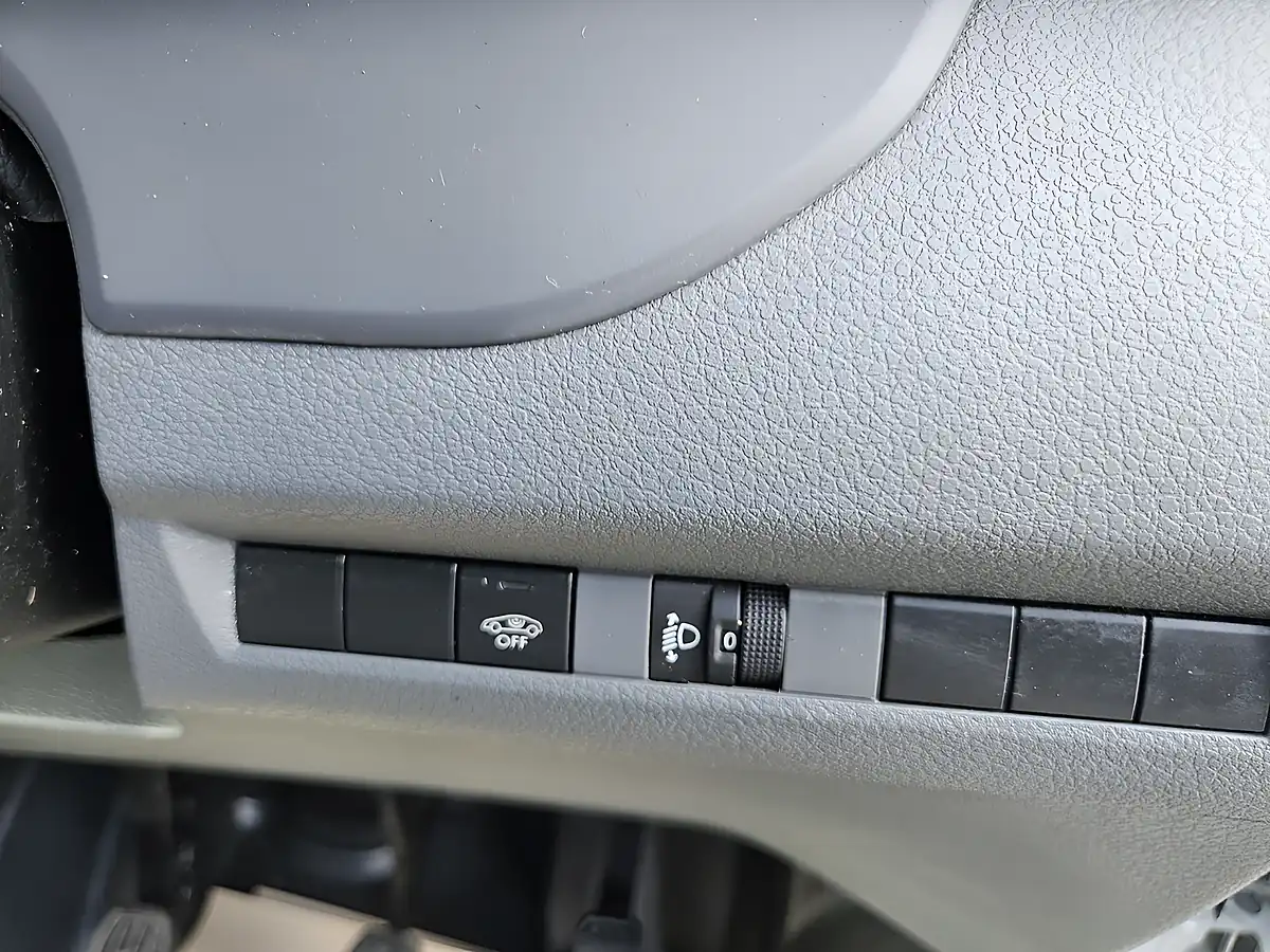 Used 2023 Vauxhall Vivaro Pro L2H1 Kaolin White (brilliant) - Interior and Exterior details 18