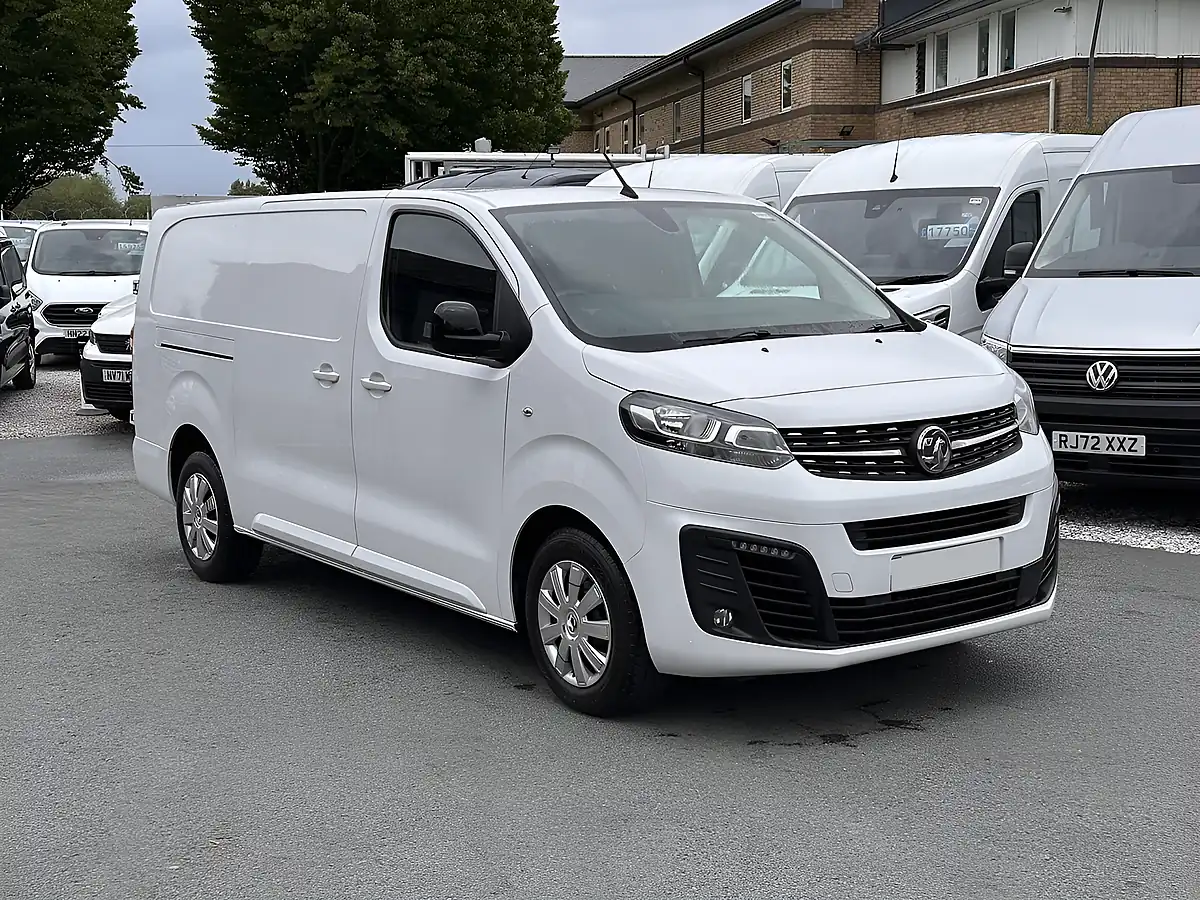 Used 2023 Vauxhall Vivaro Pro L2H1 Kaolin White (brilliant) - Interior and Exterior details 6