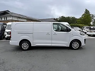 Used 2023 Vauxhall Vivaro Pro L2H1 Kaolin White (brilliant) - Interior and Exterior details 8