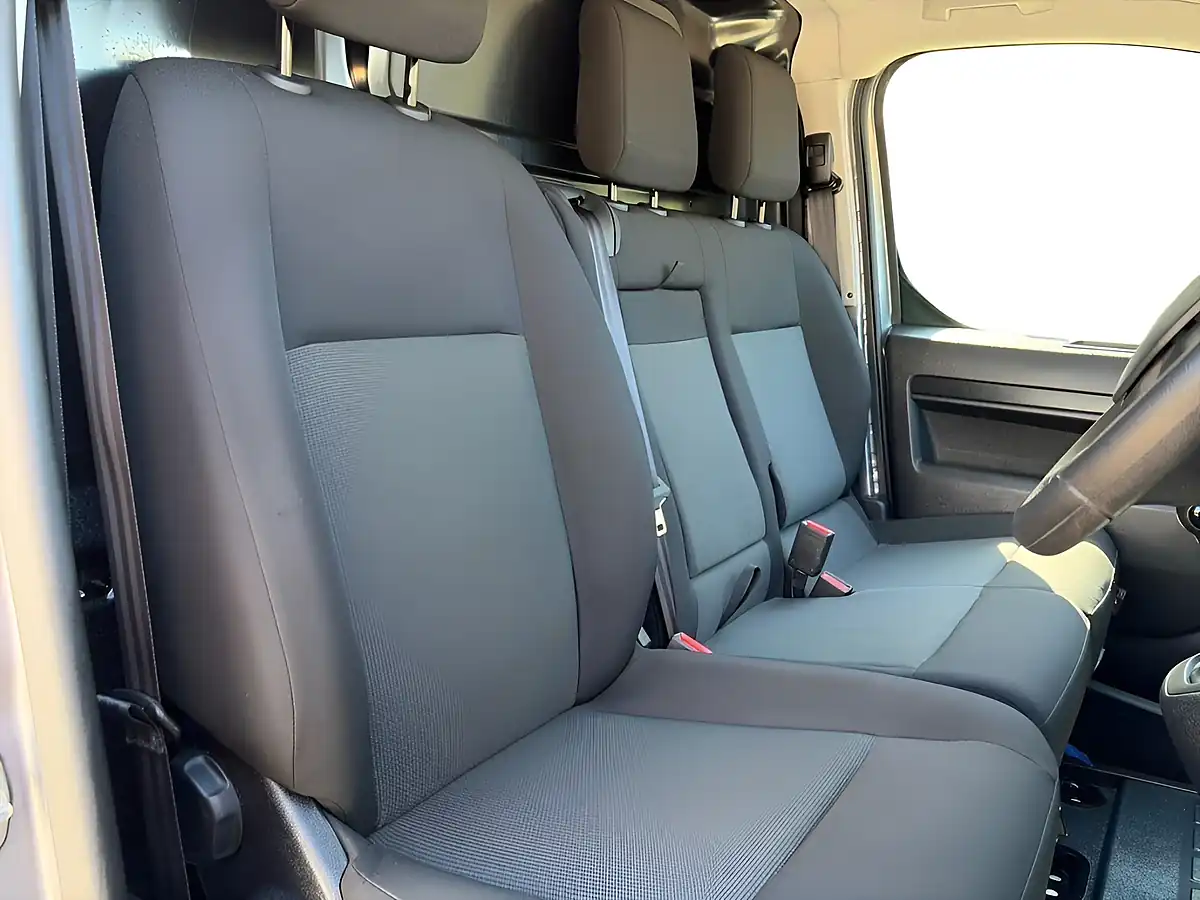Used 2023 Vauxhall Vivaro Pro Moonstone Grey - Interior and Exterior details 12