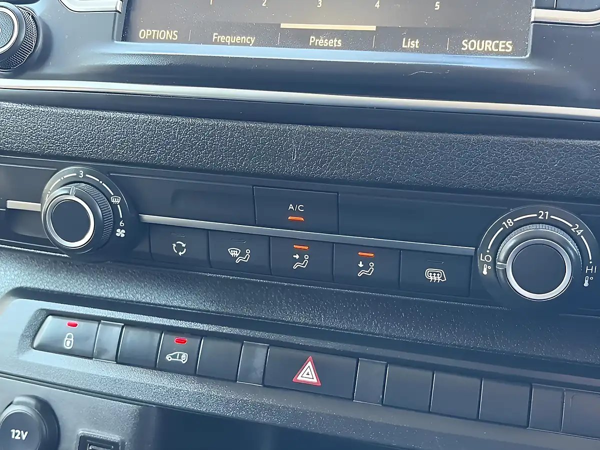 Used 2023 Vauxhall Vivaro Pro Moonstone Grey - Interior and Exterior details 15