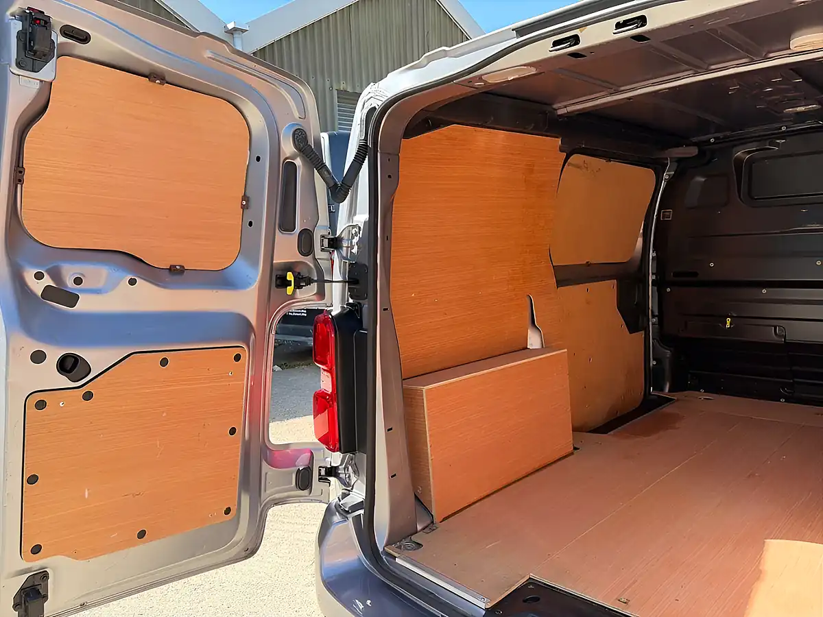 Used 2023 Vauxhall Vivaro Pro Moonstone Grey - Interior and Exterior details 16