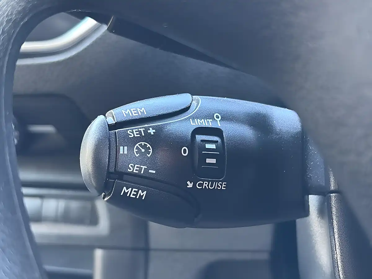 Used 2023 Vauxhall Vivaro Pro Moonstone Grey - Interior and Exterior details 19