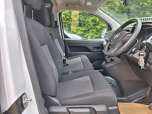Used 2023 Vauxhall Vivaro Pro Panel Van White - Interior and Exterior details 11