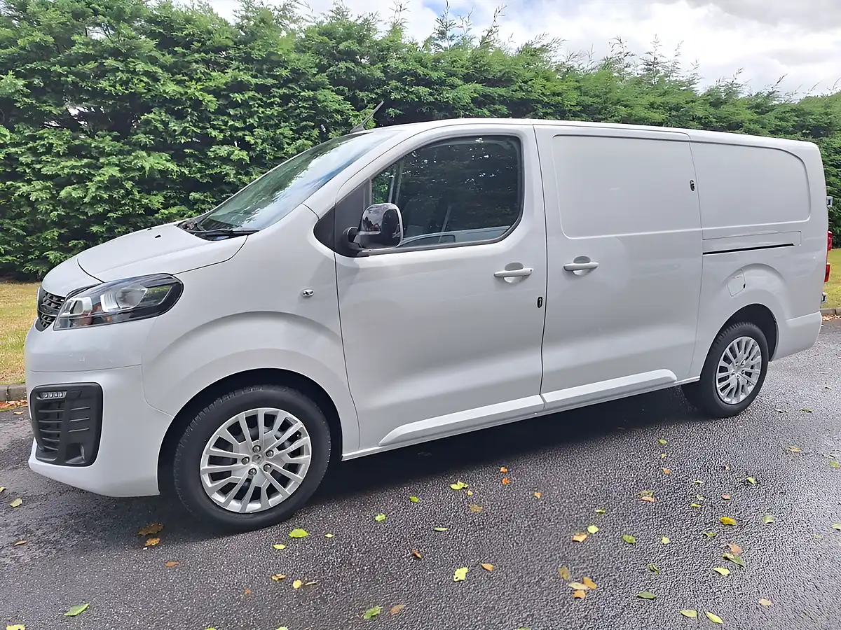 Used 2023 Vauxhall Vivaro Pro Panel Van White - Interior and Exterior details 4