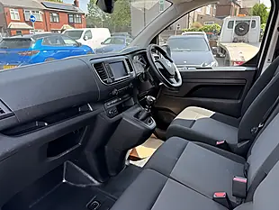 Used 2023 Vauxhall Vivaro Pro Panel Van White - Interior and Exterior details 5