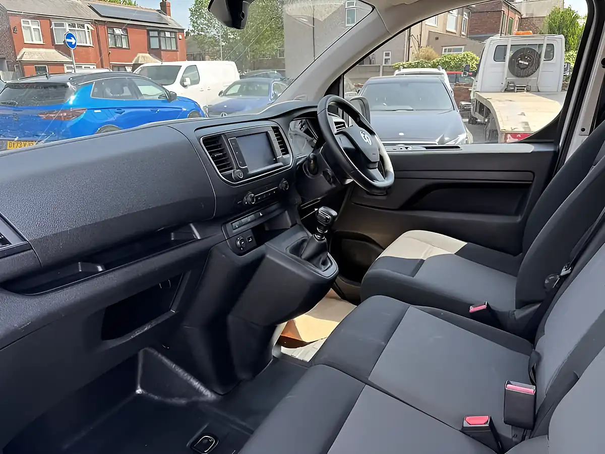 Used 2023 Vauxhall Vivaro Pro Panel Van White - Interior and Exterior details 5