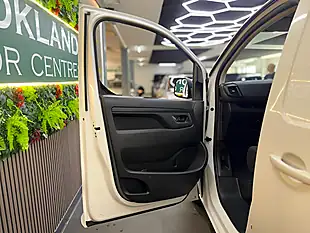 Used 2023 Vauxhall Vivaro Pro S/S White - Interior and Exterior details 17