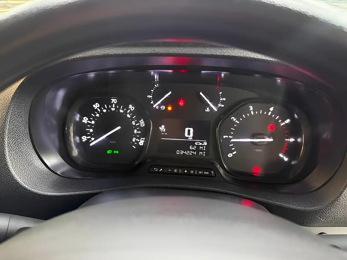 Used 2023 Vauxhall Vivaro Pro S/S White - Interior and Exterior details 7