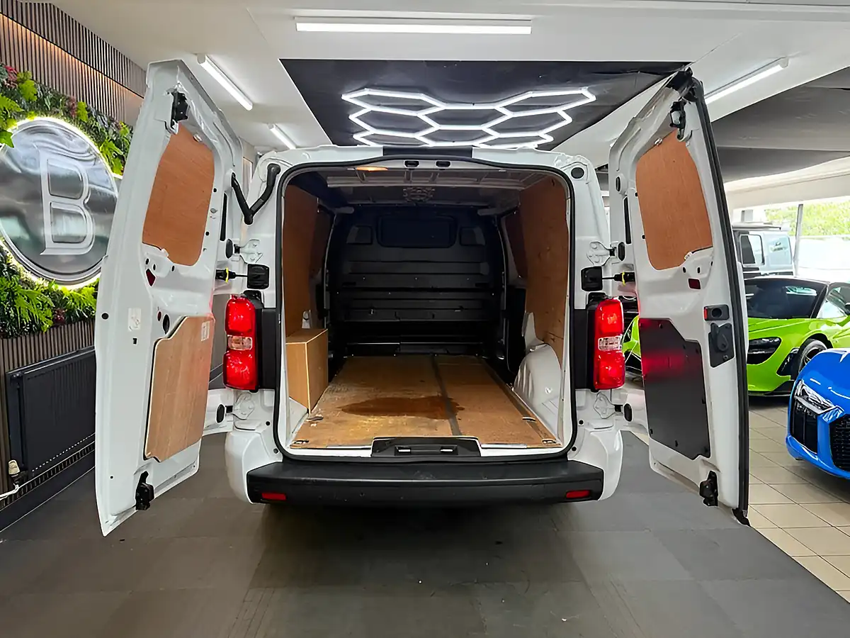 Used 2023 Vauxhall Vivaro Pro S/S White - Interior and Exterior details 9