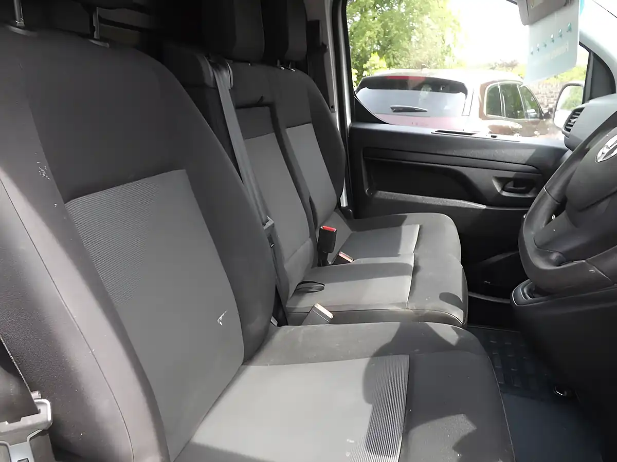 Used 2023 Vauxhall Vivaro Pro White - Interior and Exterior details 11