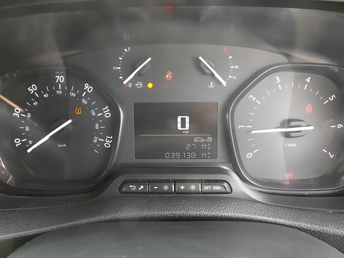 Used 2023 Vauxhall Vivaro Pro White - Interior and Exterior details 13