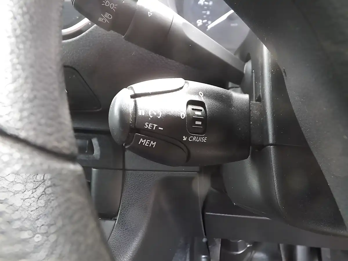 Used 2023 Vauxhall Vivaro Pro White - Interior and Exterior details 16