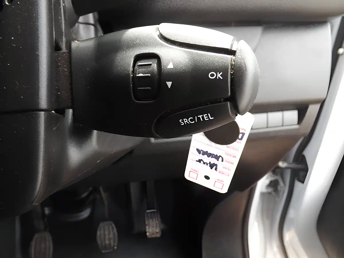 Used 2023 Vauxhall Vivaro Pro White - Interior and Exterior details 18