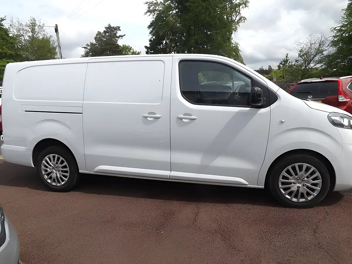 Used 2023 Vauxhall Vivaro Pro White - Interior and Exterior details 7