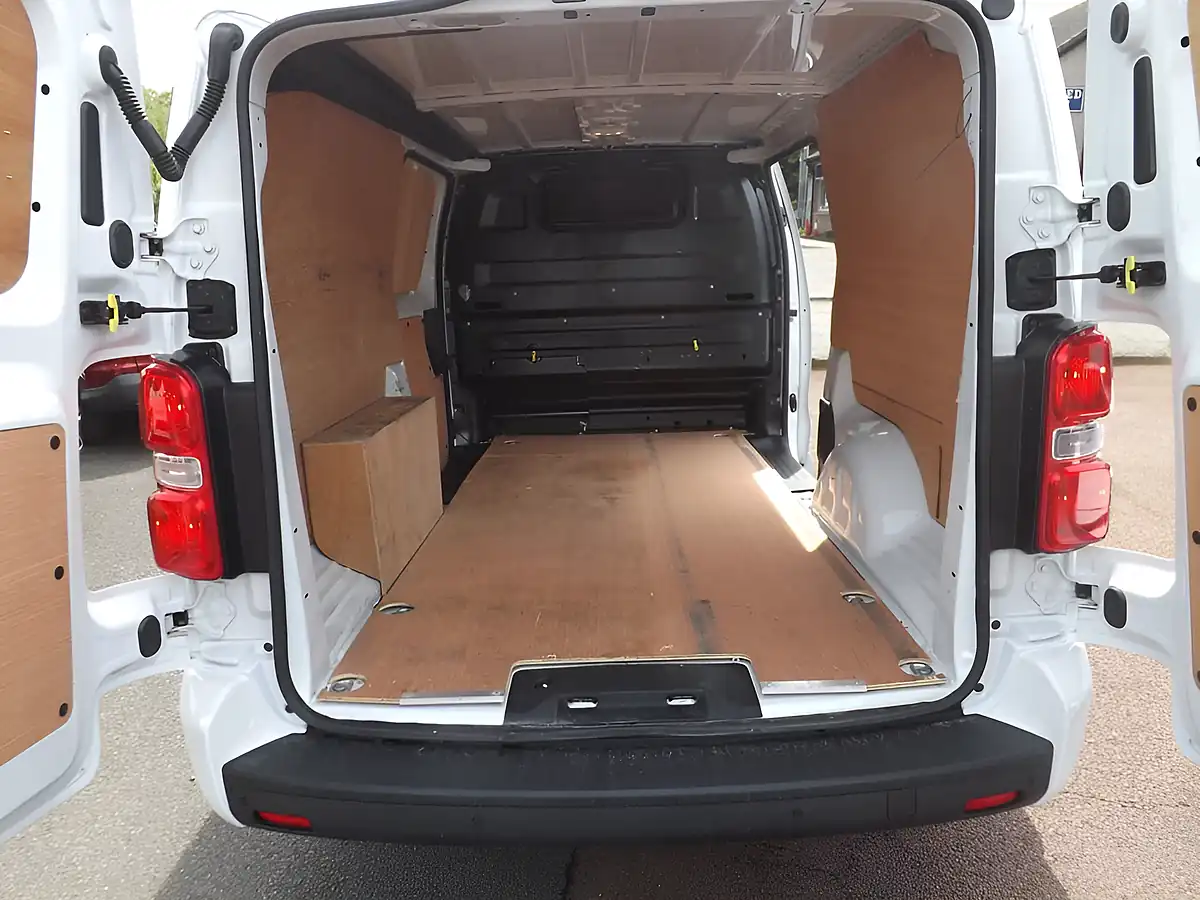 Used 2023 Vauxhall Vivaro Pro White - Interior and Exterior details 9