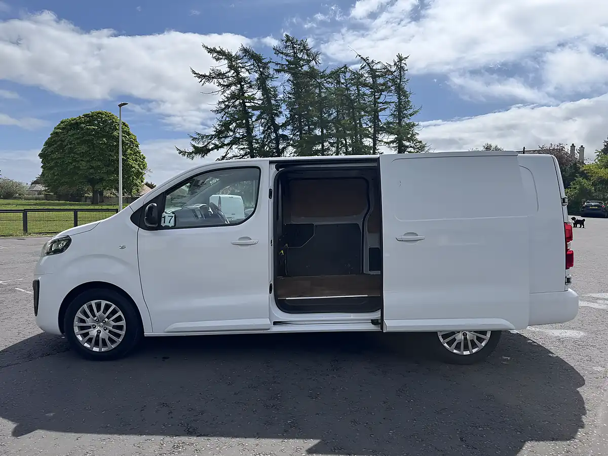 Used 2023 Vauxhall Vivaro Pro White - Interior and Exterior details 13