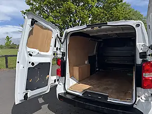 Used 2023 Vauxhall Vivaro Pro White - Interior and Exterior details 9