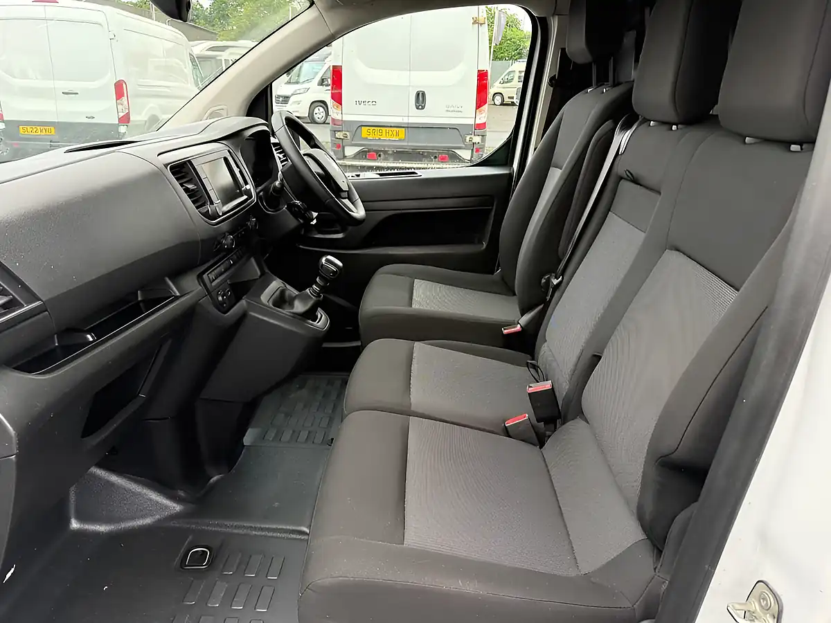 Used 2023 Vauxhall Vivaro Pro White - Interior and Exterior details 10