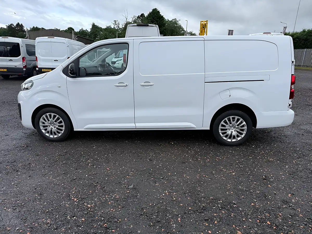 Used 2023 Vauxhall Vivaro Pro White - Interior and Exterior details 4