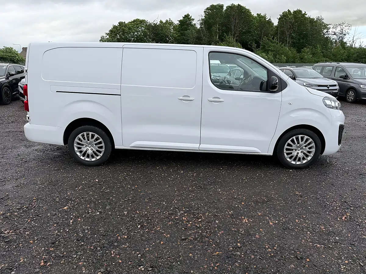 Used 2023 Vauxhall Vivaro Pro White - Interior and Exterior details 8