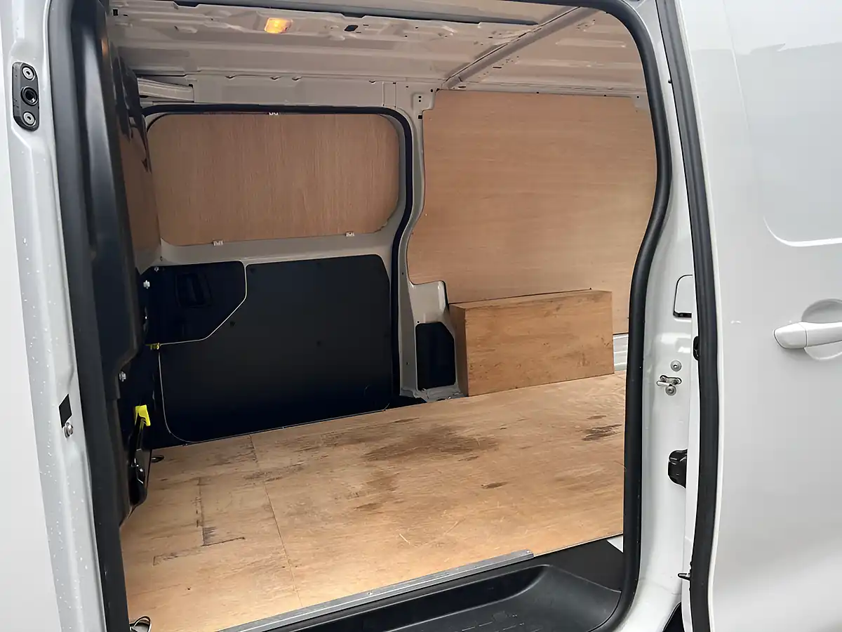 Used 2023 Vauxhall Vivaro Pro White - Interior and Exterior details 11