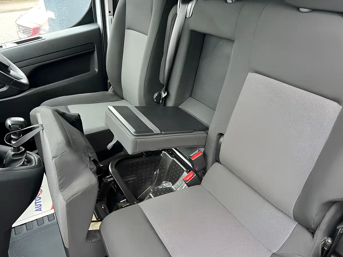 Used 2023 Vauxhall Vivaro Pro White - Interior and Exterior details 17