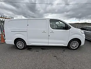 Used 2023 Vauxhall Vivaro Pro White - Interior and Exterior details 13