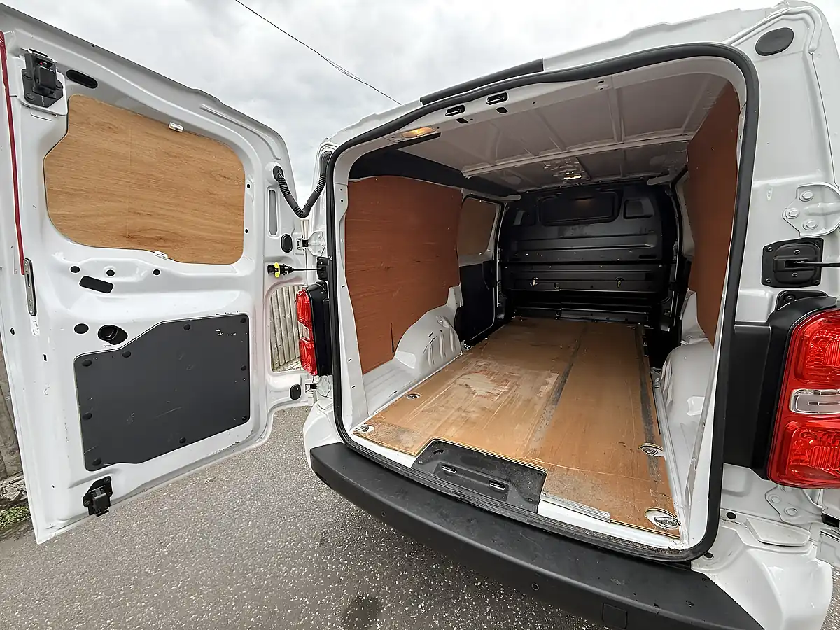 Used 2023 Vauxhall Vivaro Pro White - Interior and Exterior details 19