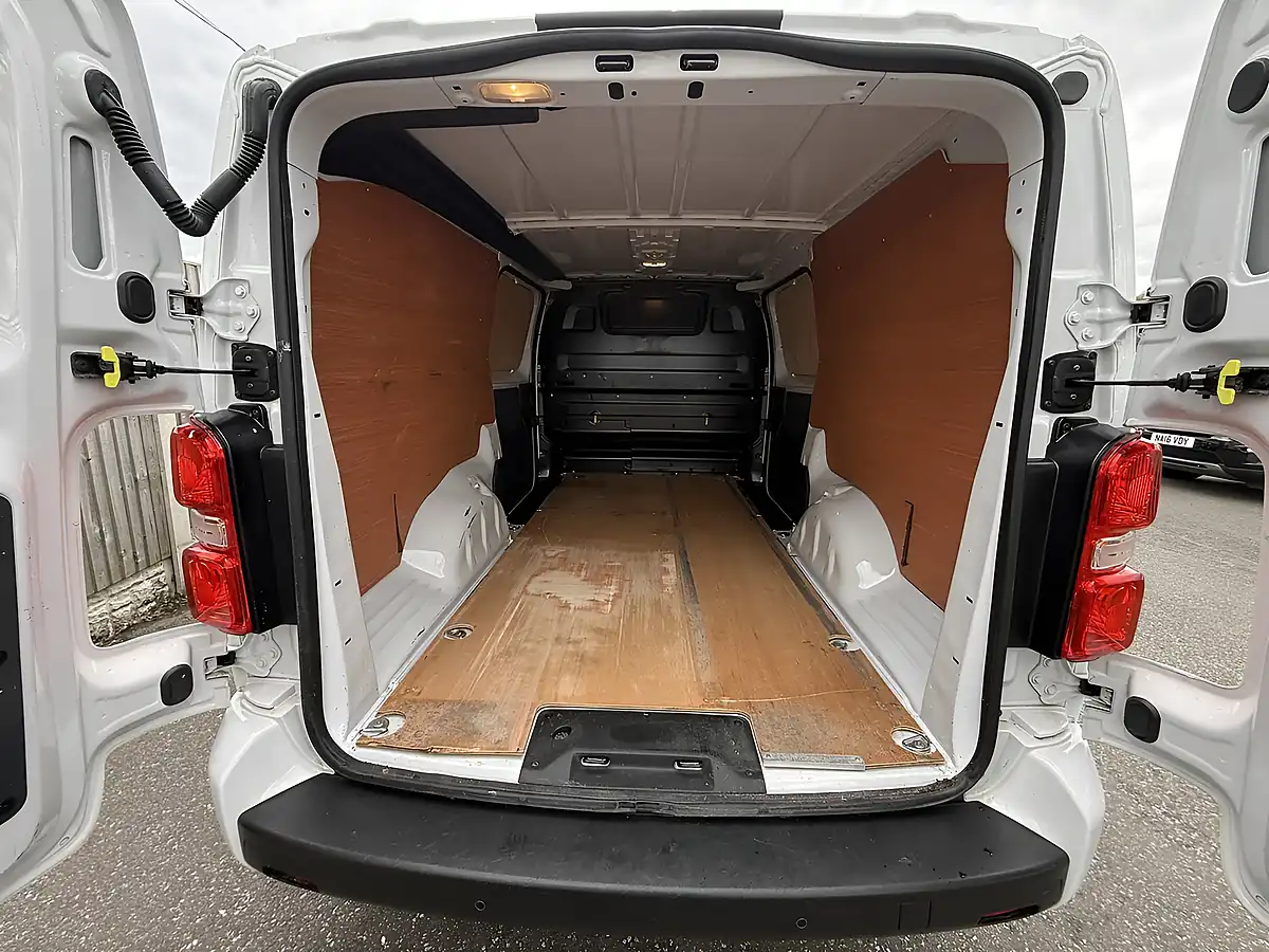 Used 2023 Vauxhall Vivaro Pro White - Interior and Exterior details 20