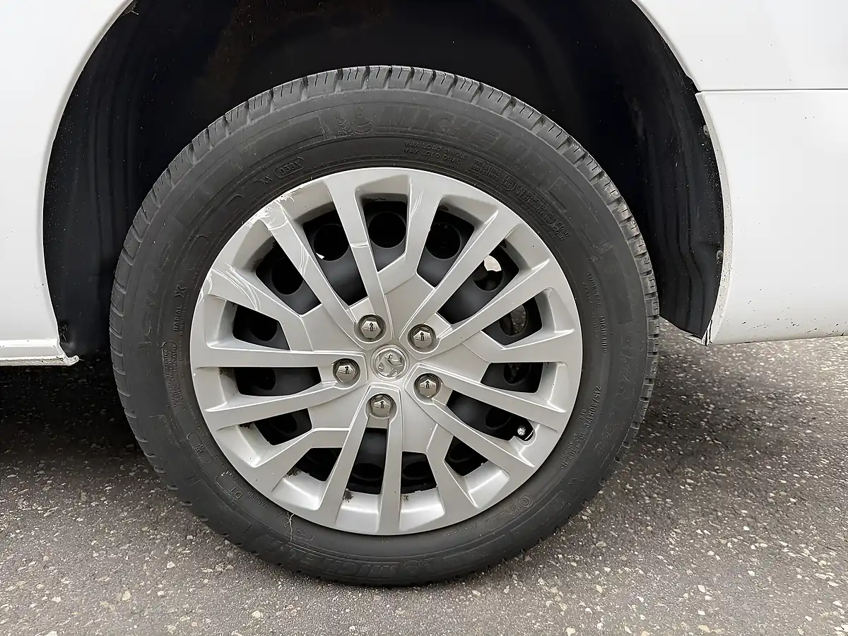 Used 2023 Vauxhall Vivaro Pro White - Interior and Exterior details 8