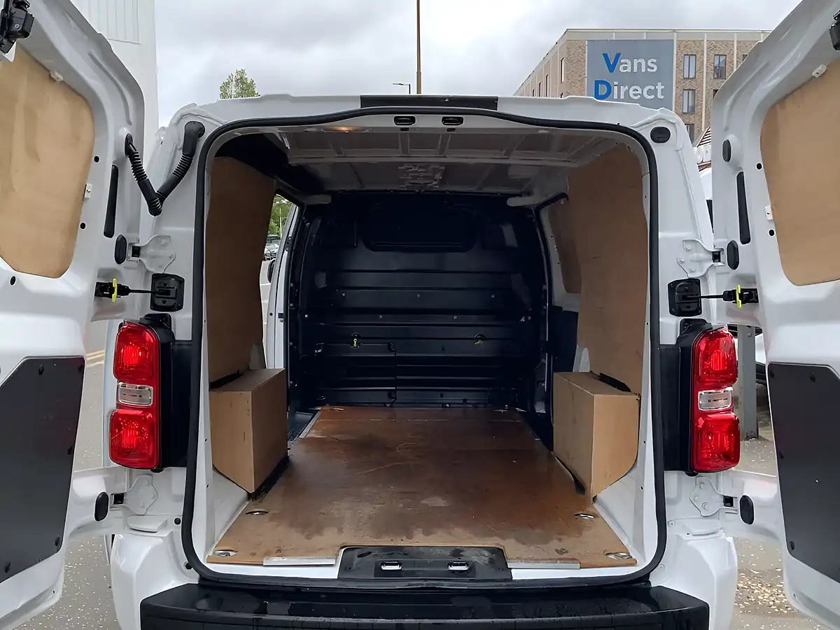 Used 2023 Vauxhall Vivaro Pro White - Interior and Exterior details 11