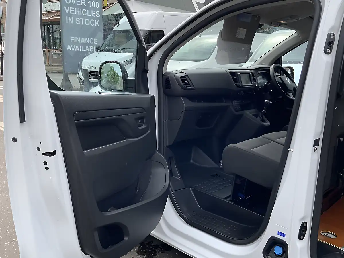 Used 2023 Vauxhall Vivaro Pro White - Interior and Exterior details 13
