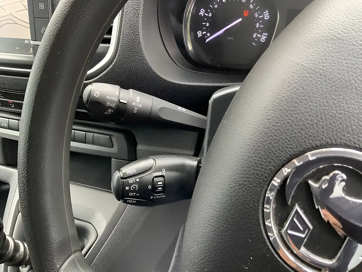Used 2023 Vauxhall Vivaro Pro White - Interior and Exterior details 19