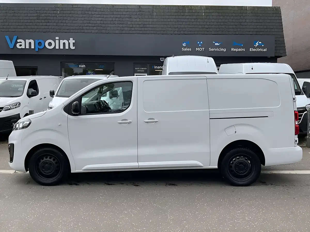 Used 2023 Vauxhall Vivaro Pro White - Interior and Exterior details 7