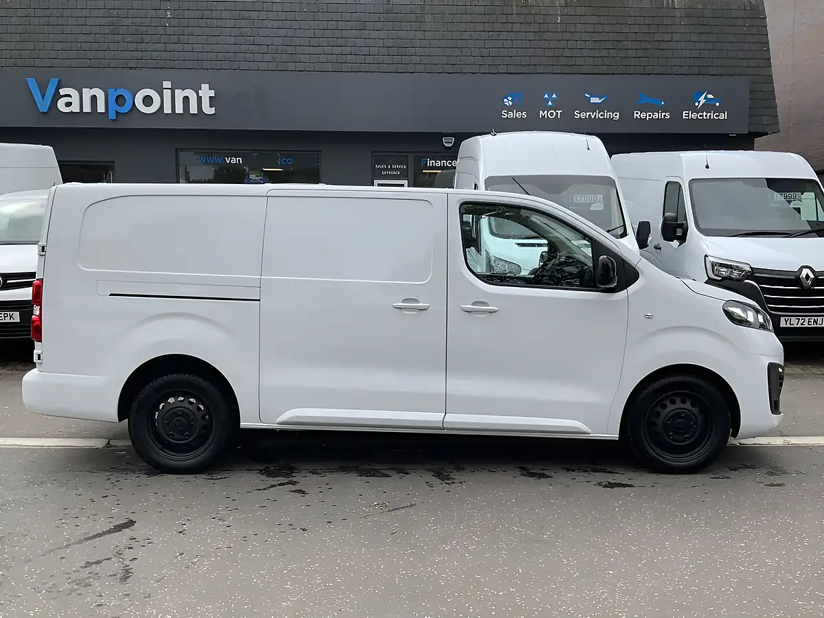 Used 2023 Vauxhall Vivaro Pro White - Interior and Exterior details 8