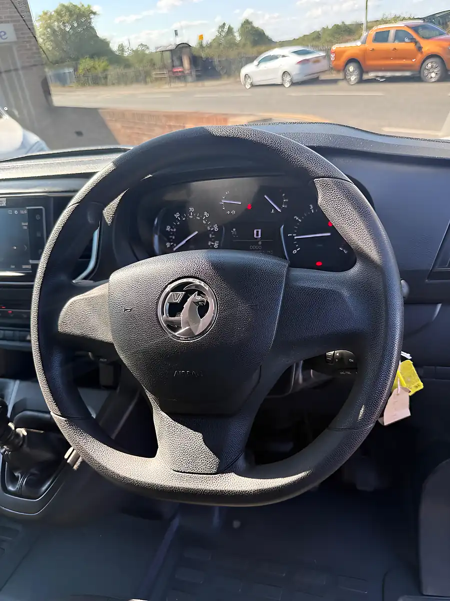 Used 2023 Vauxhall Vivaro Pro White - Interior and Exterior details 14